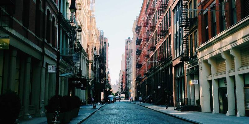 B2B电商内容营销新范式：用行业白皮书与案例研究打造高质量线索引擎